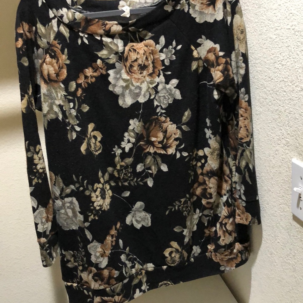 Black floral sweater with pockets